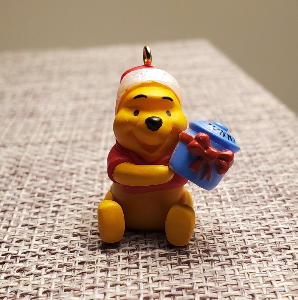 1997 Hallmark Keepsake Winnie the Pooh Christmas Ornament